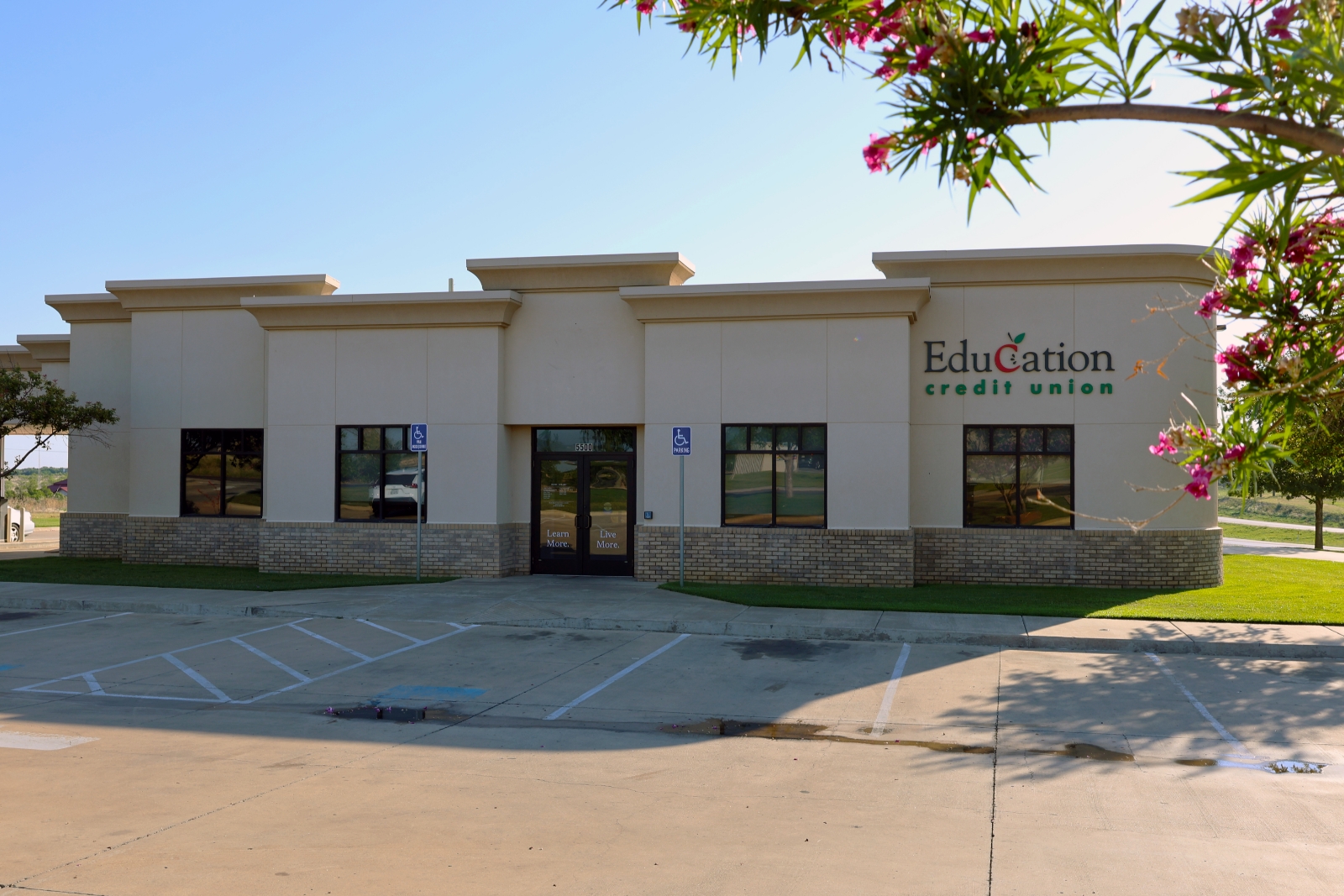 Exterior of the Education Credit Union Plum Creek Branch