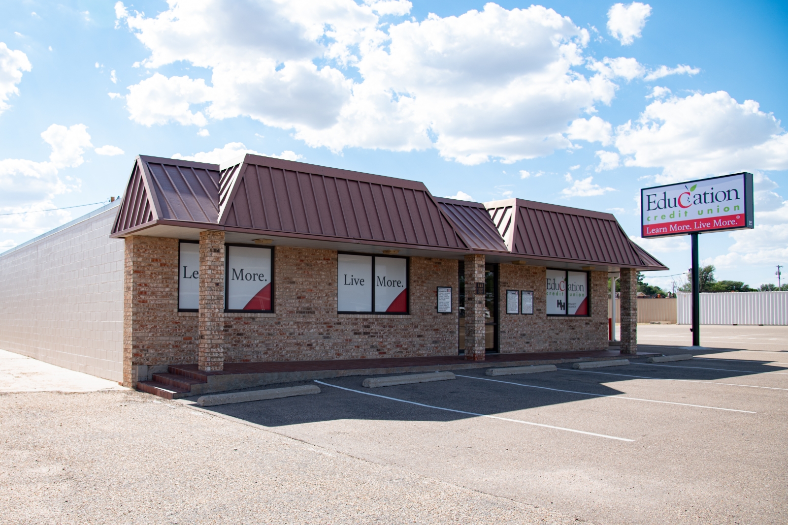 Exterior of the Education Credit Union Stinnett Branch